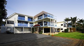 By the Bay Beachfront Apartments