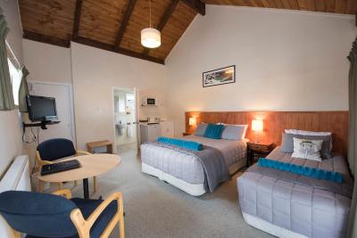 Adventure Lodge and Motel