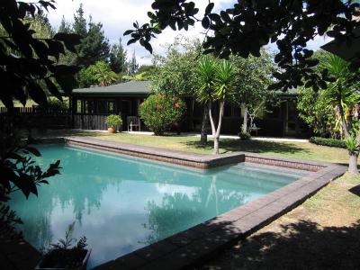 Thorold Country House