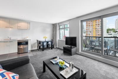 Waldorf Stadium Apartments Hotel