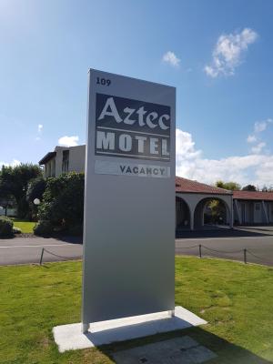 Aztec Motel
