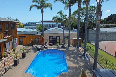 Bay Adventurer Backpackers & Apartments