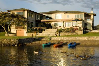Nicara Lakeside Lodge