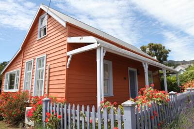 Akaroa French Historic Cottage (Circa 1860)