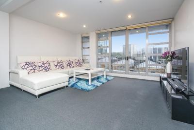 Spacious 3 Bedroom Apartment in the Heart of City
