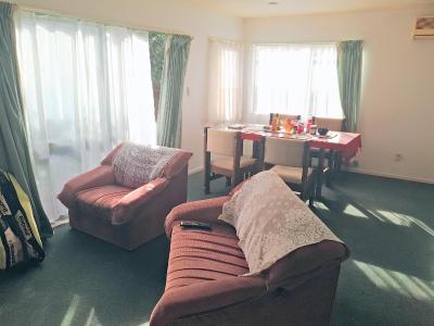Sunny Riversdale room