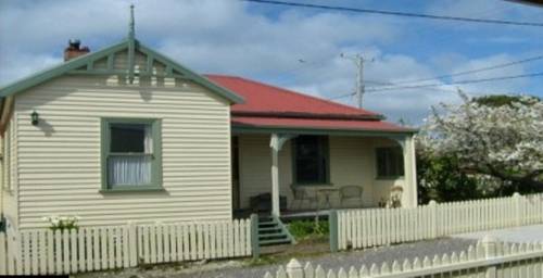 McIntosh Cottages