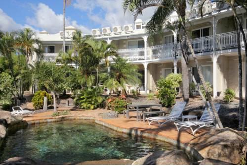 Colonial Palms Motor Inn