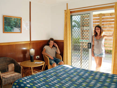 Aussie Woolshed Backpackers