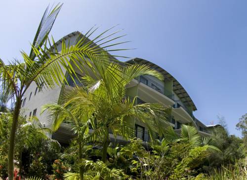 Flynns Beach Resort