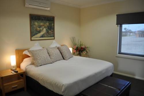 Bishop's Lodge Motor Inn