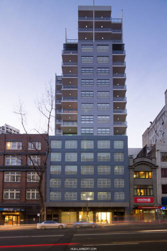 Zara Tower – Luxury Suites and Apartments
