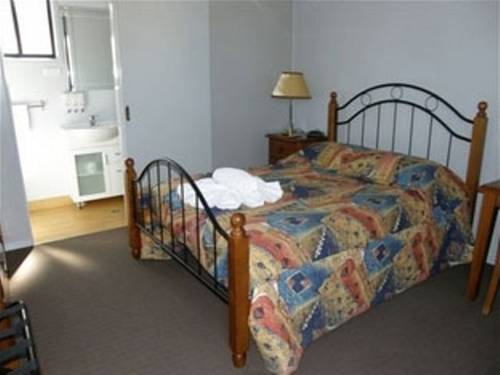 Coal n Cattle Hotel Motel