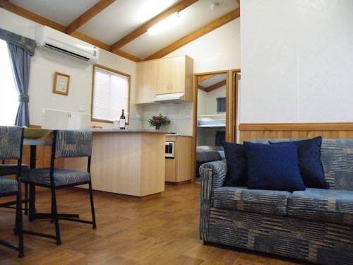 Lake Hamilton Motor Village and Caravan Park