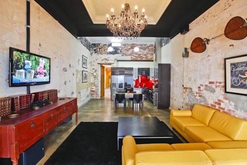 Indulge Apartments - Eighth