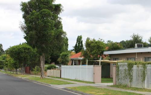 Beaconsfield Lodge Motel