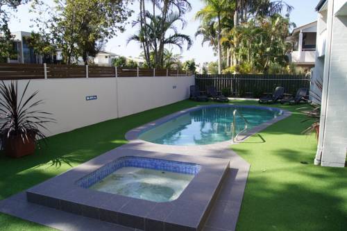 Noosa Parade Holiday Inn
