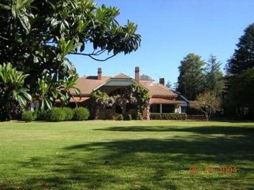 Petersons Armidale Winery and Guesthouse