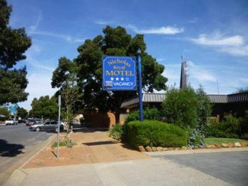 Nicholas Royal Motel