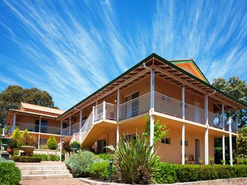 Margaret River Hotel & Holiday Suites