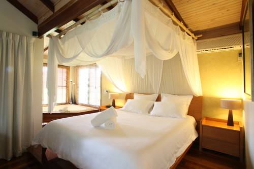 Lake Weyba Cottages Noosa