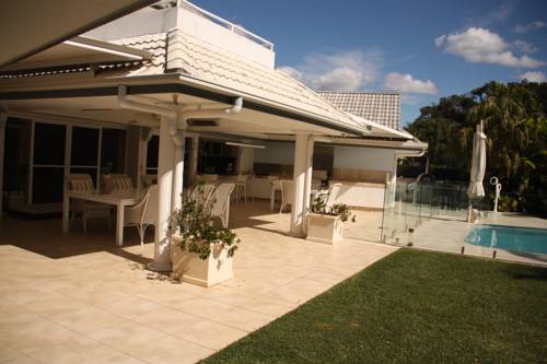 Noosa Habitat Resort B & B