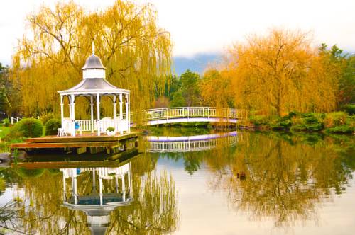 Lakeside Cottage Luxury B&B