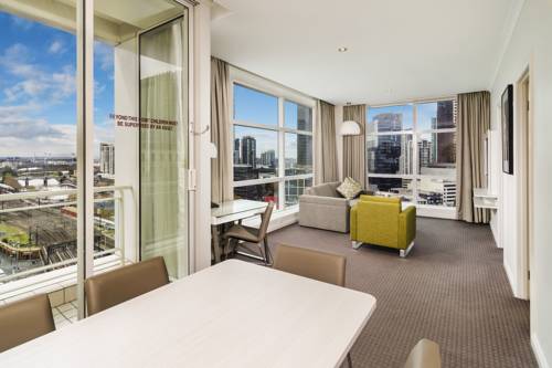 Clarion Suites Gateway