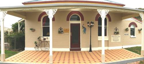 Must Love Dogs B&B & Self Contained Cottage