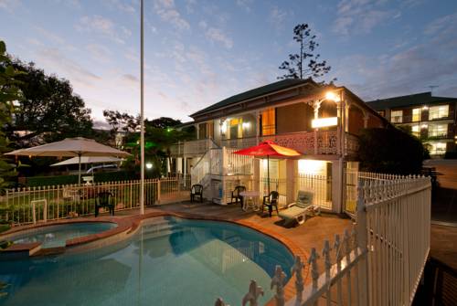 Aabon Holiday Apartments & Motel
