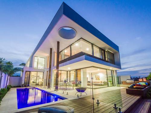 The Pinnacle at Hope Island Resort