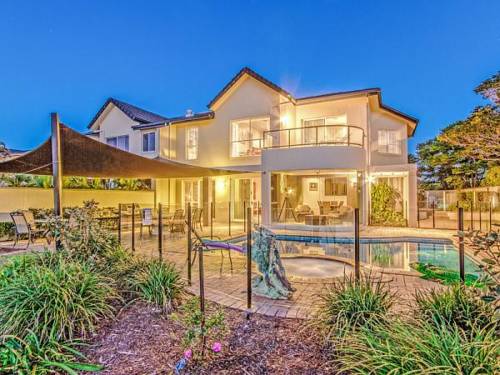 Holiday Home Opulence At the Cove