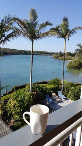 Sunrise Cove Holiday Apartments