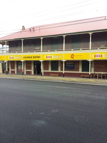 Queensport Tavern And Motel