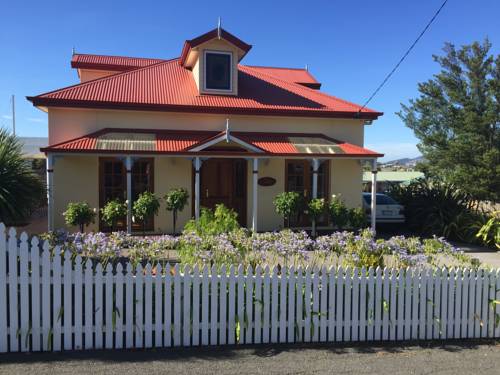 Hobart Quayside Cottages - Rosies Cottage