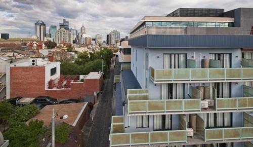 Carlton Lygon Lodge Studio Apartments