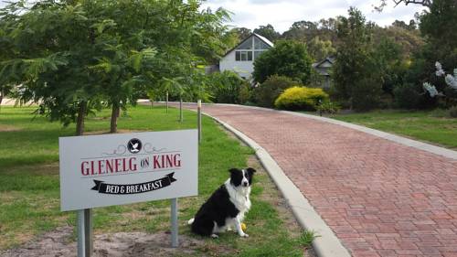 Glenelg on King Bed & Breakfast