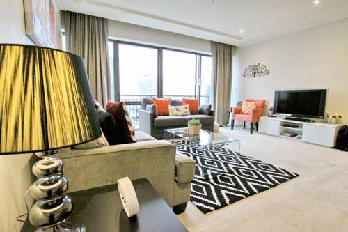 Heart of CBD Penthouse Apartment