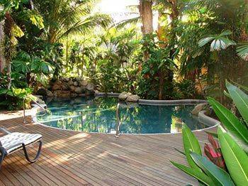 Palm Cove Tropic Apartments