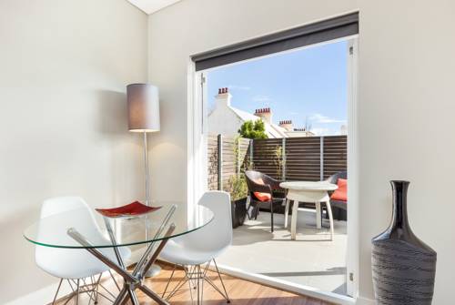 Glebe Self-Contained Modern One-Bedroom Apartment (7 COW)