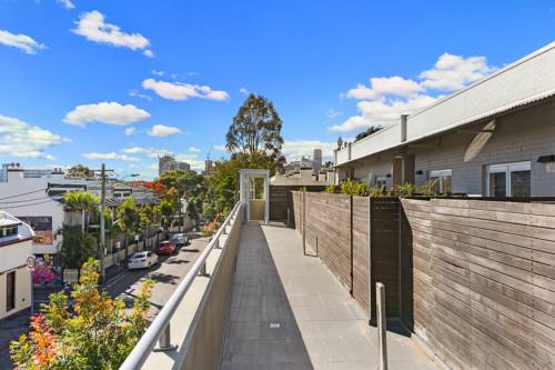 Glebe Self-Contained Modern One-Bedroom Apartment (8 COW)