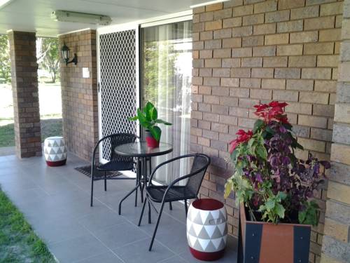 Bottlebrush B & B