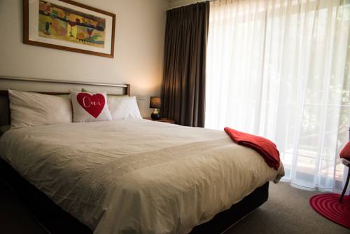 Perth City Pad - nestled at the foot of the city