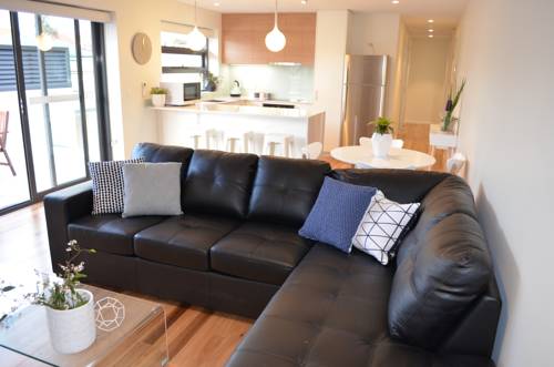 Kangaroo Bay Apartments