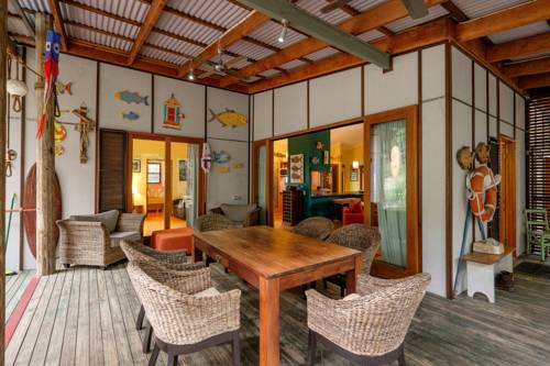 Five Bimba (Tractor House)