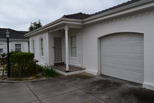 Glenelg Holiday Apartments-Colonial Square
