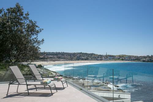 Tamarama Cliffs - A Bondi Beach Holiday Home