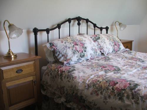 Barrack Street Colonial Cottage