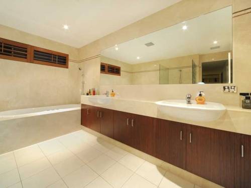 Le Jarden - Largest Luxury Penthouse in Airlie Beach