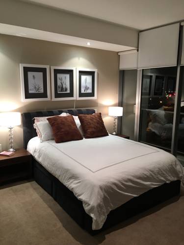 Riverside Hamilton Apartment